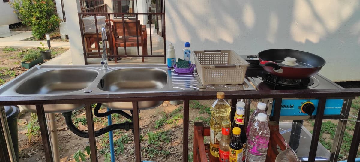 Shared kitchen facility at A-Thip House Pai